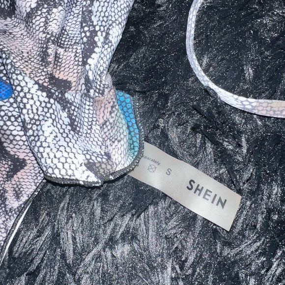 SHEIN 3pc set Snakeskin w/Bikini Top - Picture 3 of 4